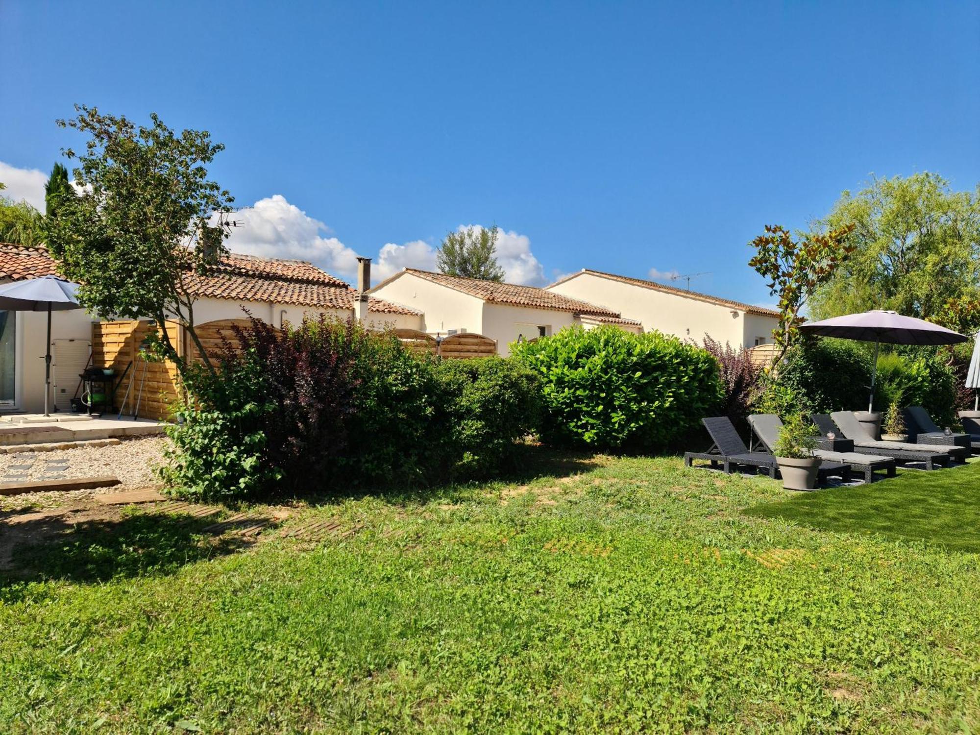 Mas Gabelys Superbe Vue Sainte Victoire Jardin Terrasse Et Piscine Apartment Тре Екстериор снимка